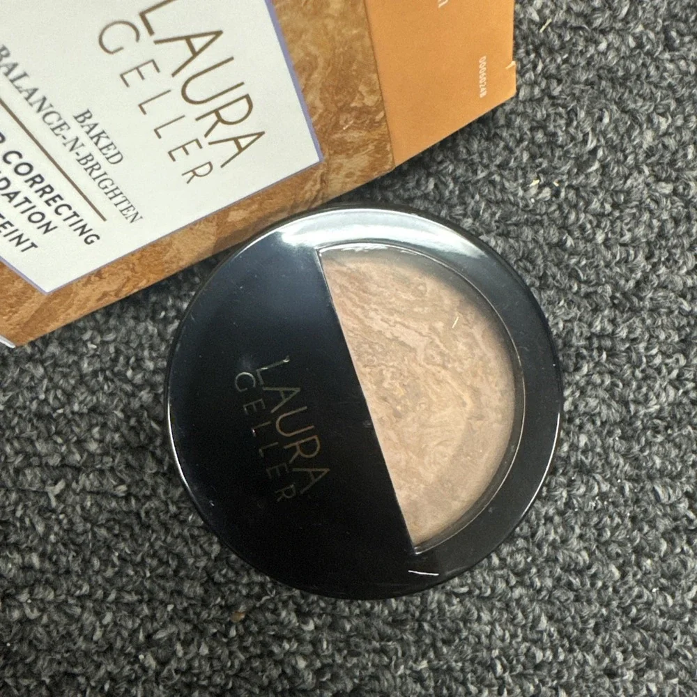 Laura Geller Baked Balance-N-Brighten Color Correcting Foundation - Medium
